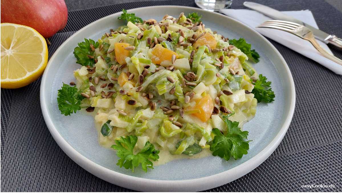 Lauchsalat mit Apfel ein Rezept von easyCookin.de