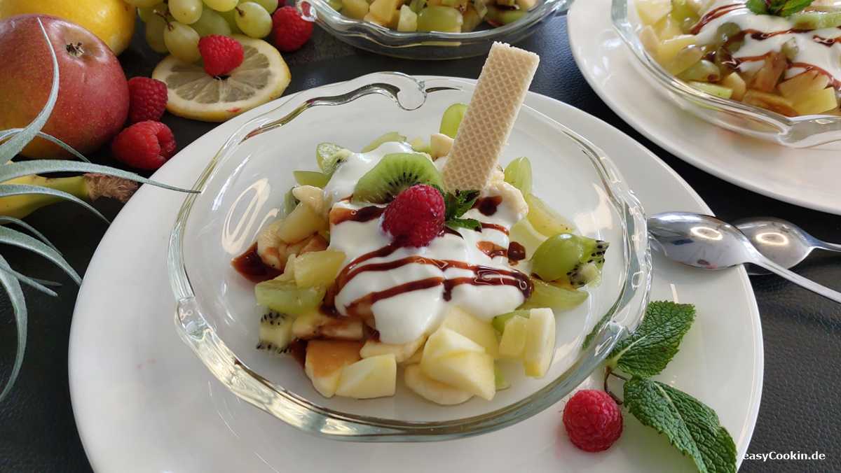 Obstsalat_mit_Joghurtsoße.jpg