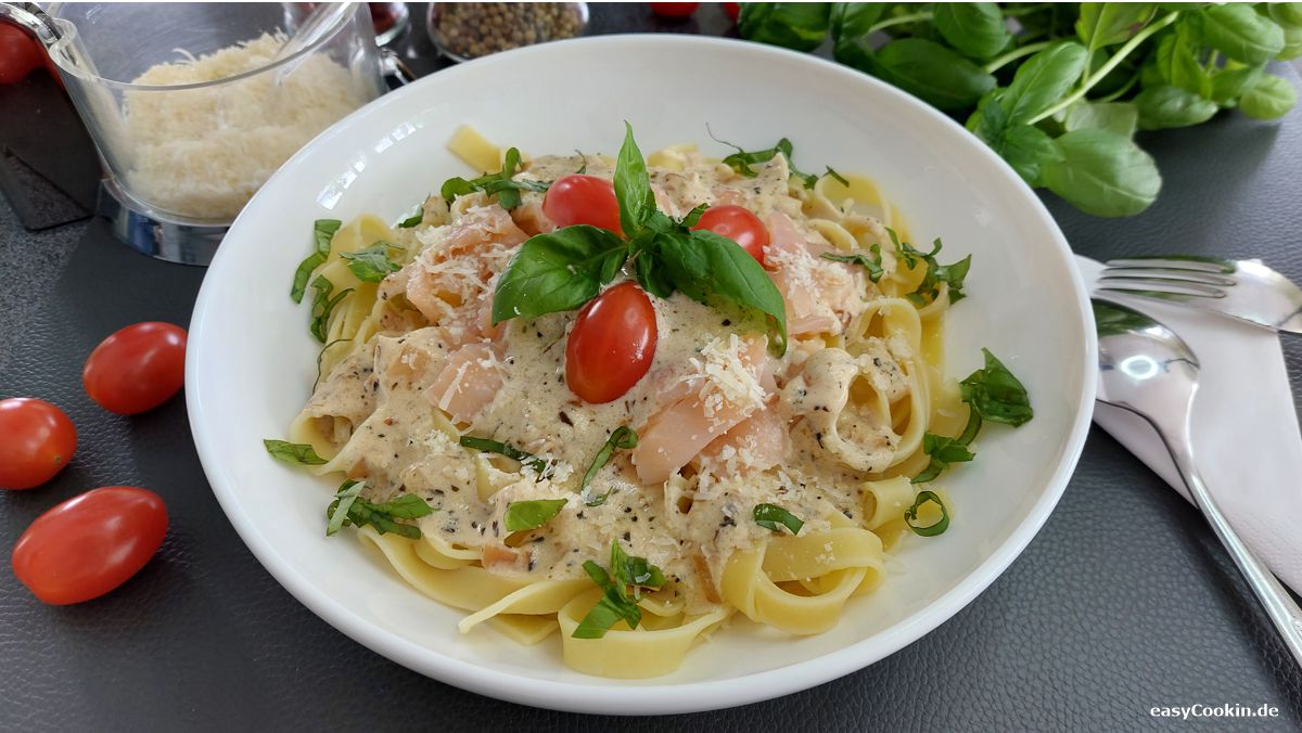 Tagiatelle_mit_Lachs.jpg